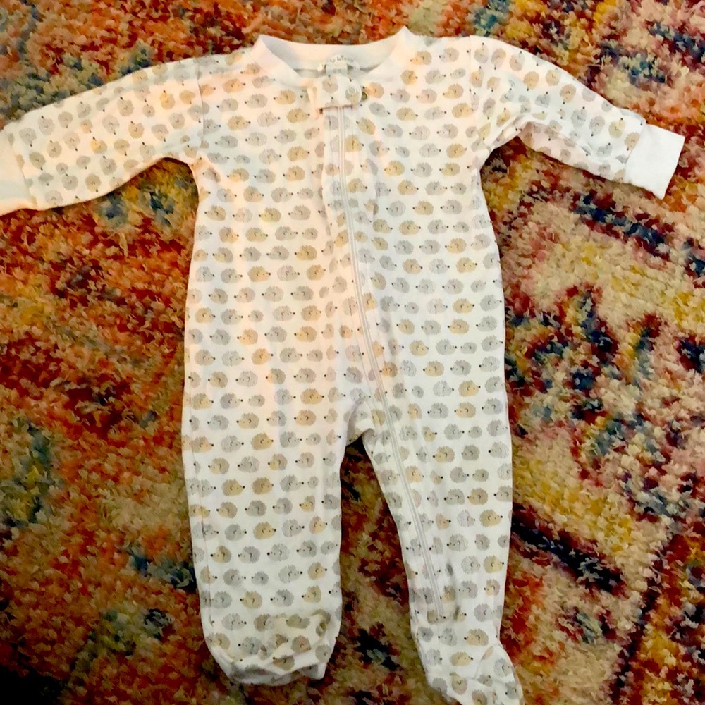 Kissy Kissy 3-6m. Like new.